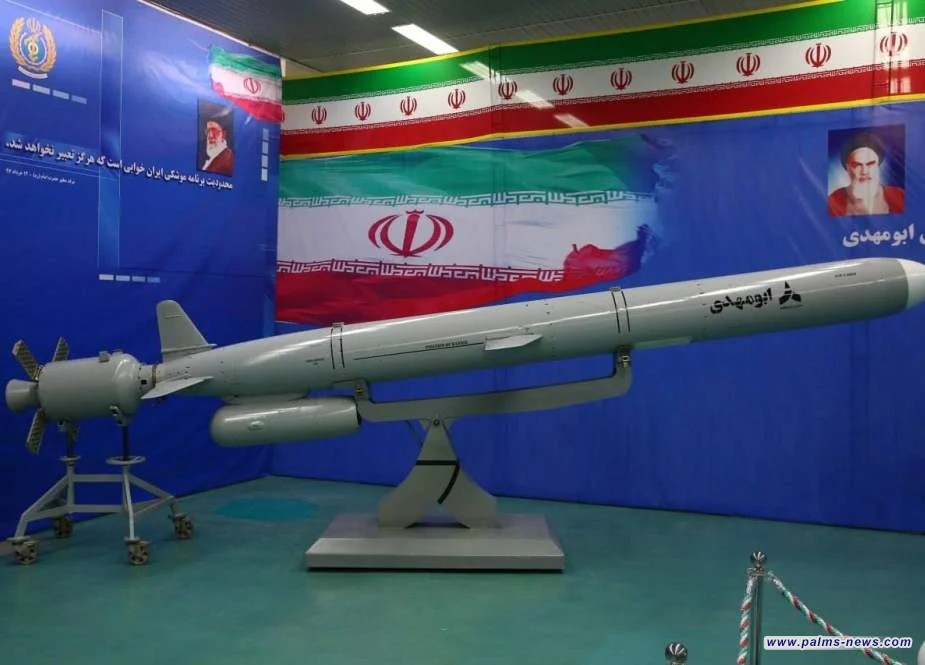 إيران تطلق صواريخ موجهة بـ"الذكاء الاصطناعي" أثناء مناورات عسكرية في الخليج